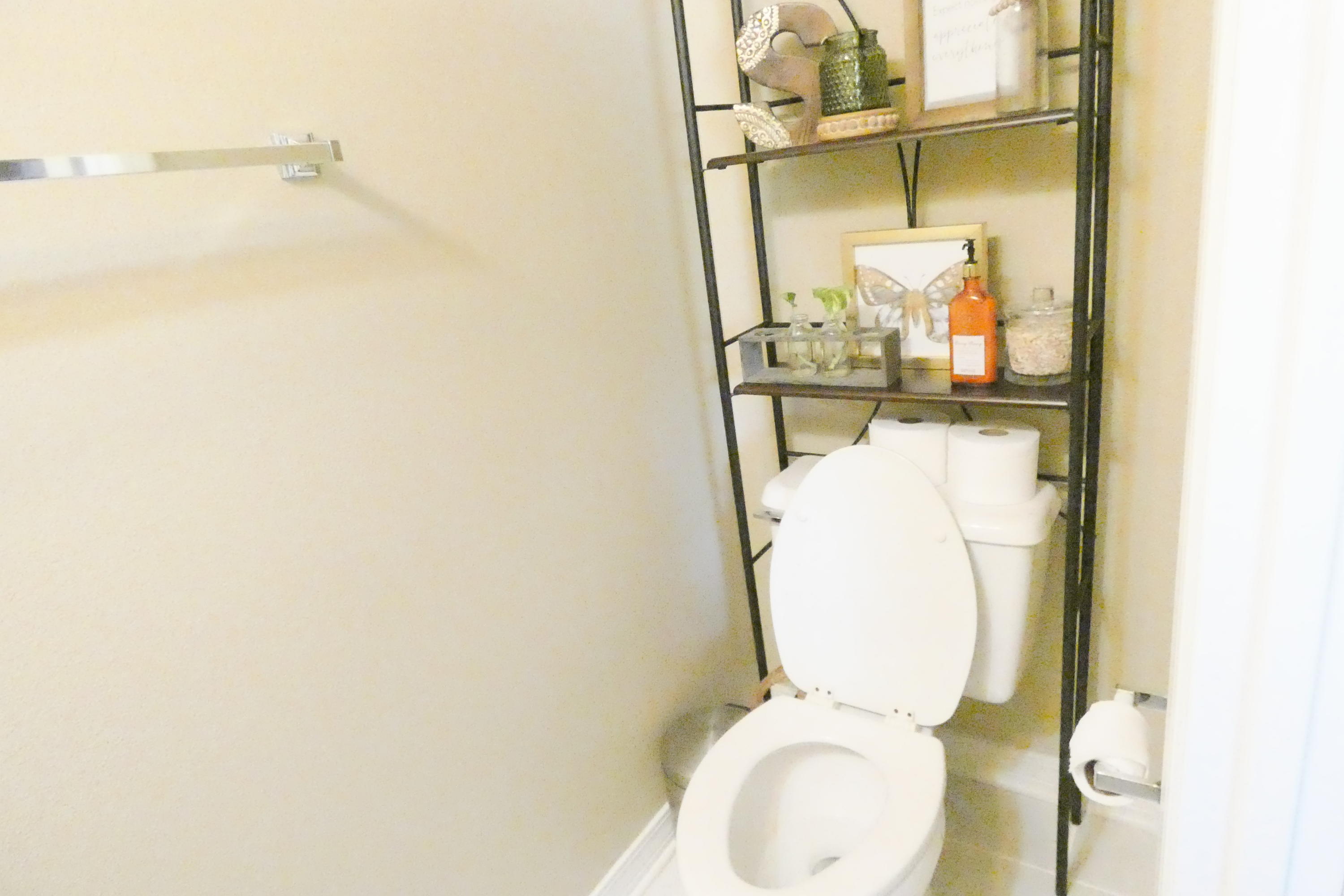 HIDDEN BAY VILLAGE - Residential