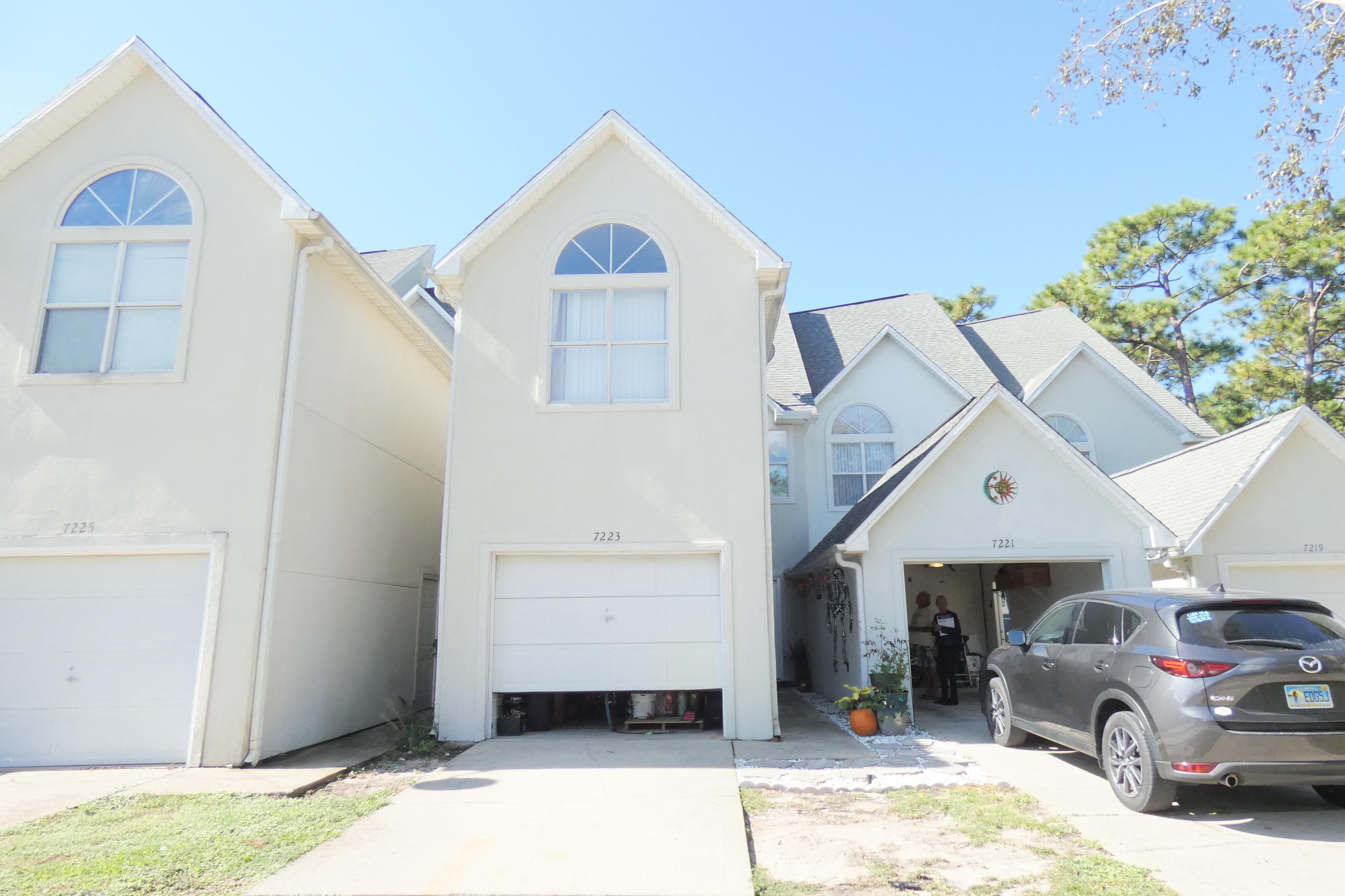 HIDDEN BAY VILLAGE - Residential