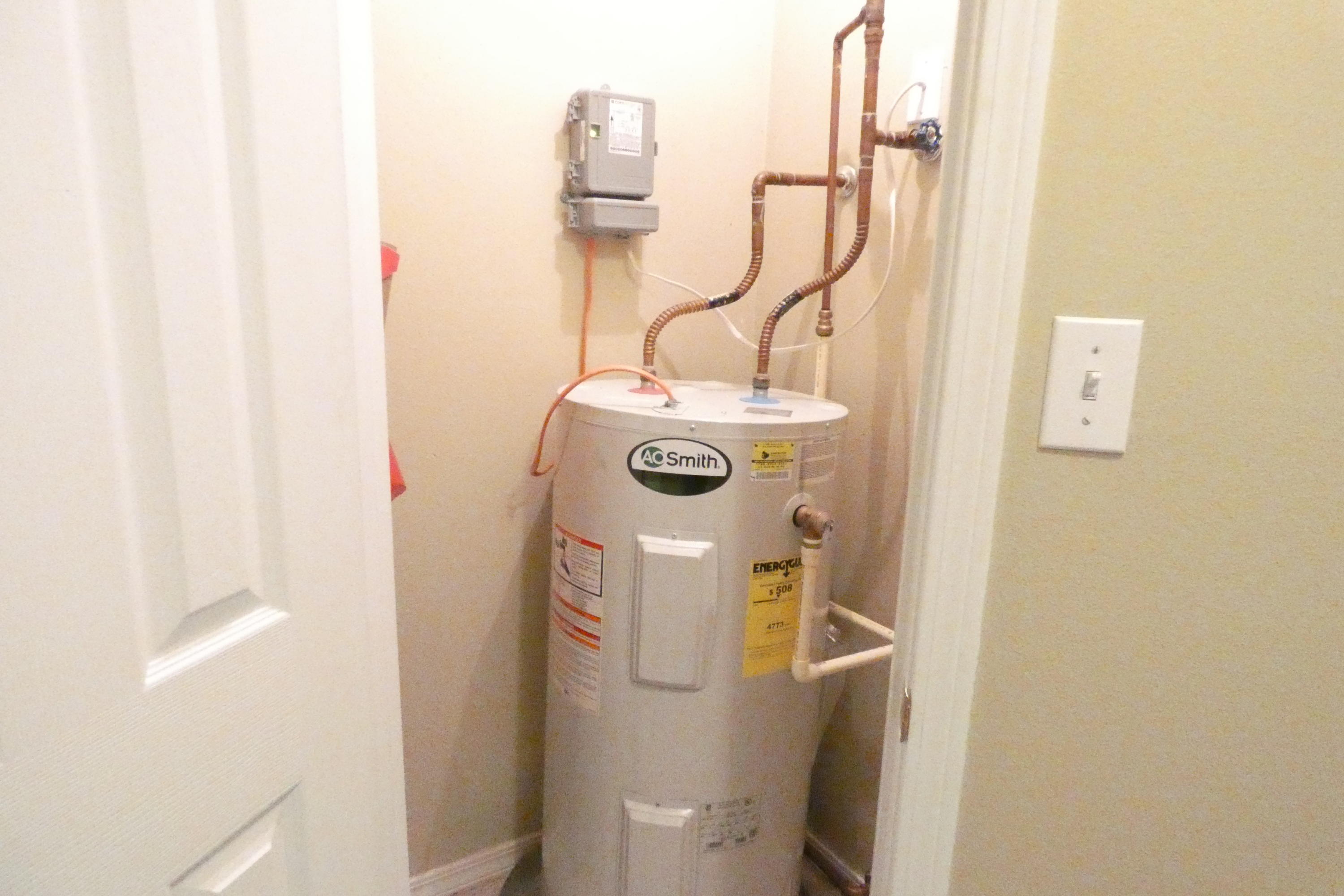 HIDDEN BAY VILLAGE - Residential