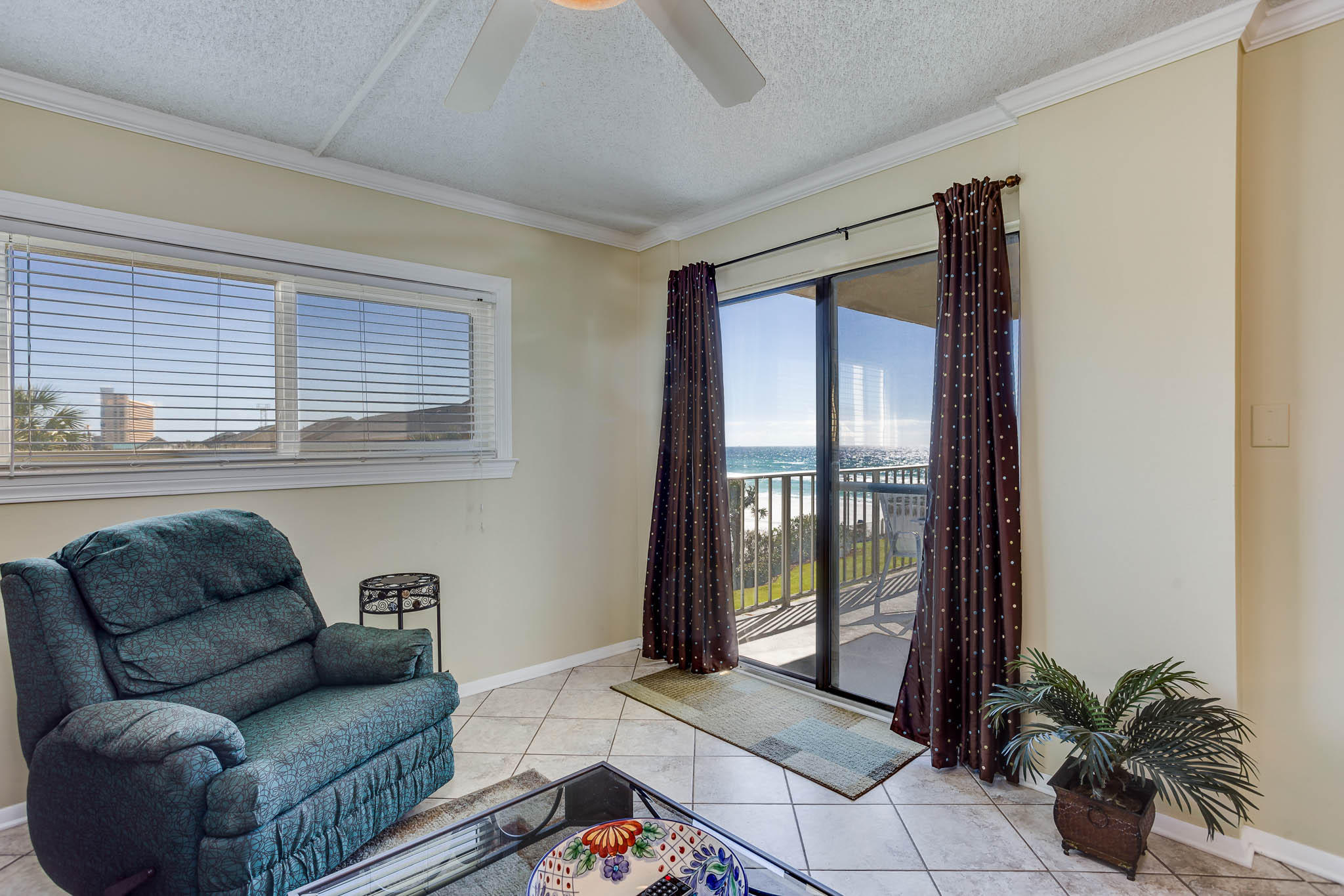 REGENCY TOWERS - Residential