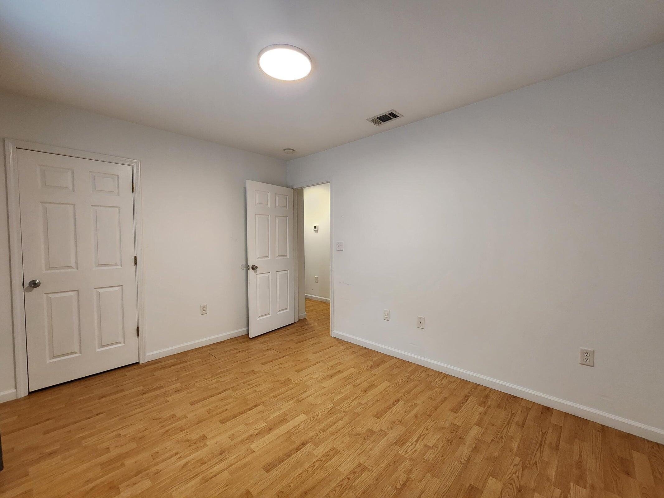 OAKLAND HEIGHTS - Residential Lease