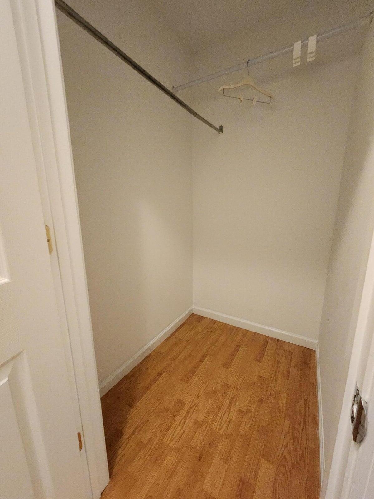 OAKLAND HEIGHTS - Residential Lease