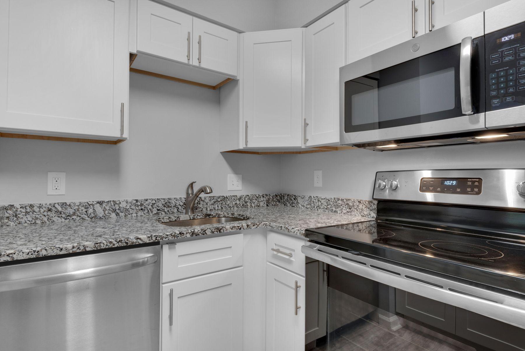 POINTE OF VIEW - Residential