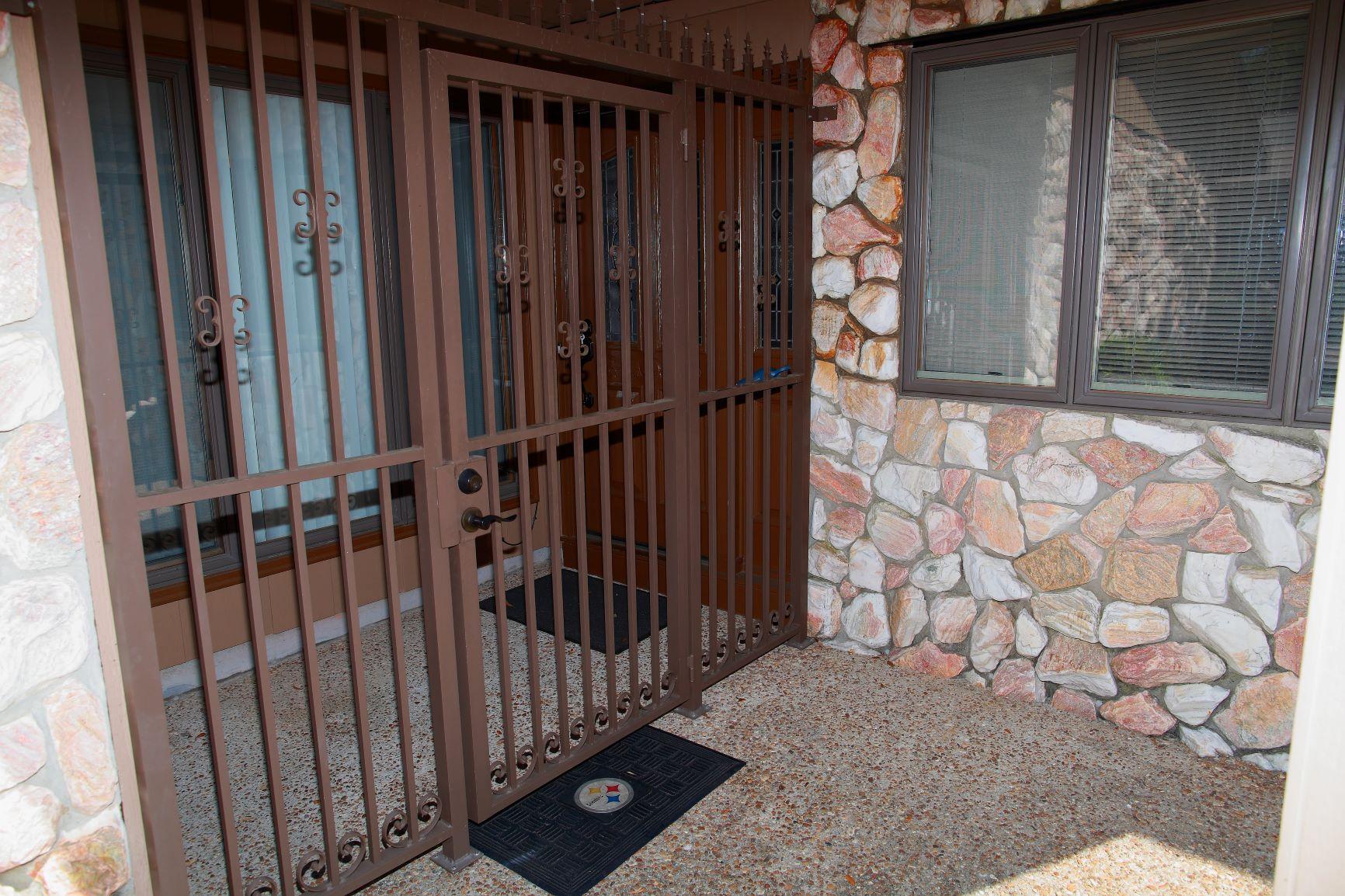 DONLABROOK GARDYNS - Residential