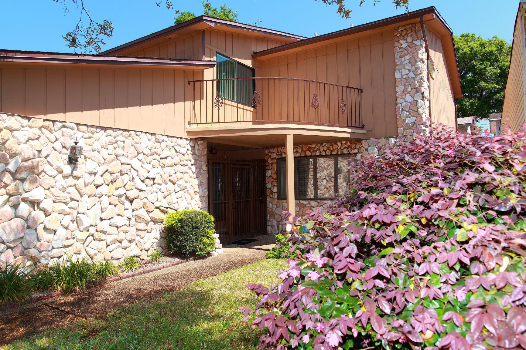 DONLABROOK GARDYNS - Residential