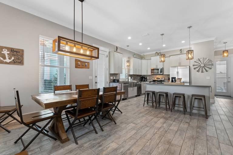 EMERALD WATERS VILLAGE - Residential