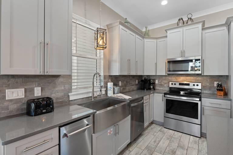 EMERALD WATERS VILLAGE - Residential