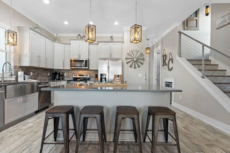 EMERALD WATERS VILLAGE - Residential