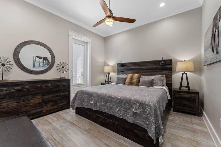 EMERALD WATERS VILLAGE - Residential