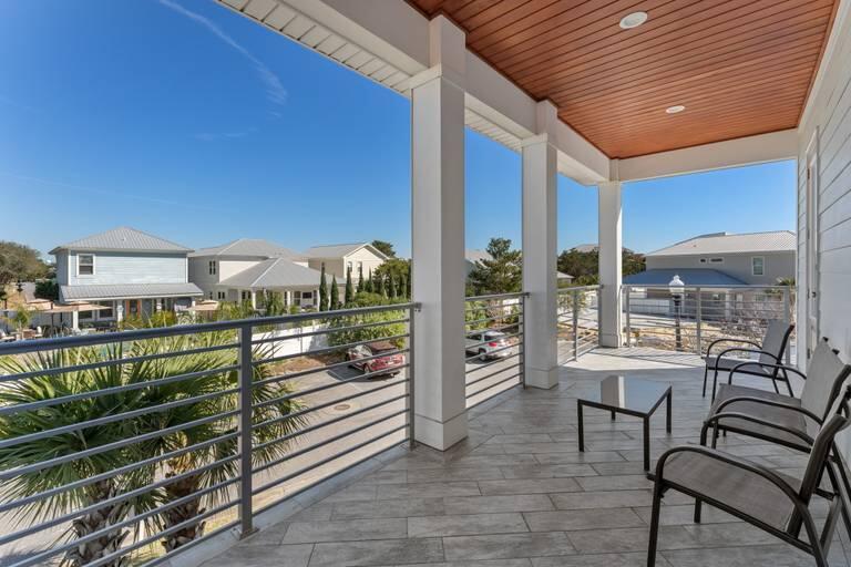 EMERALD WATERS VILLAGE - Residential