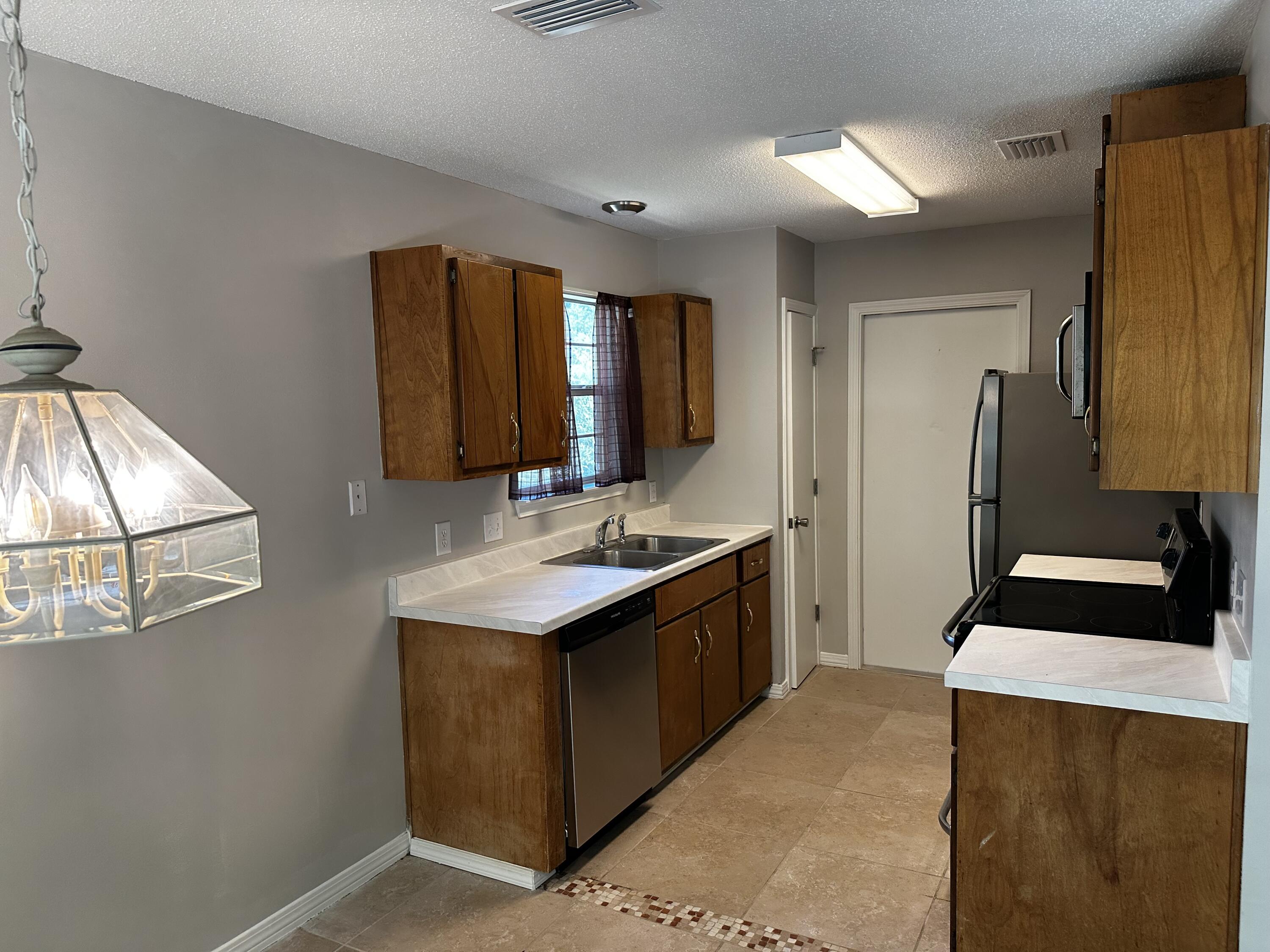 KINGS CROSSING PH 1 - Residential Lease