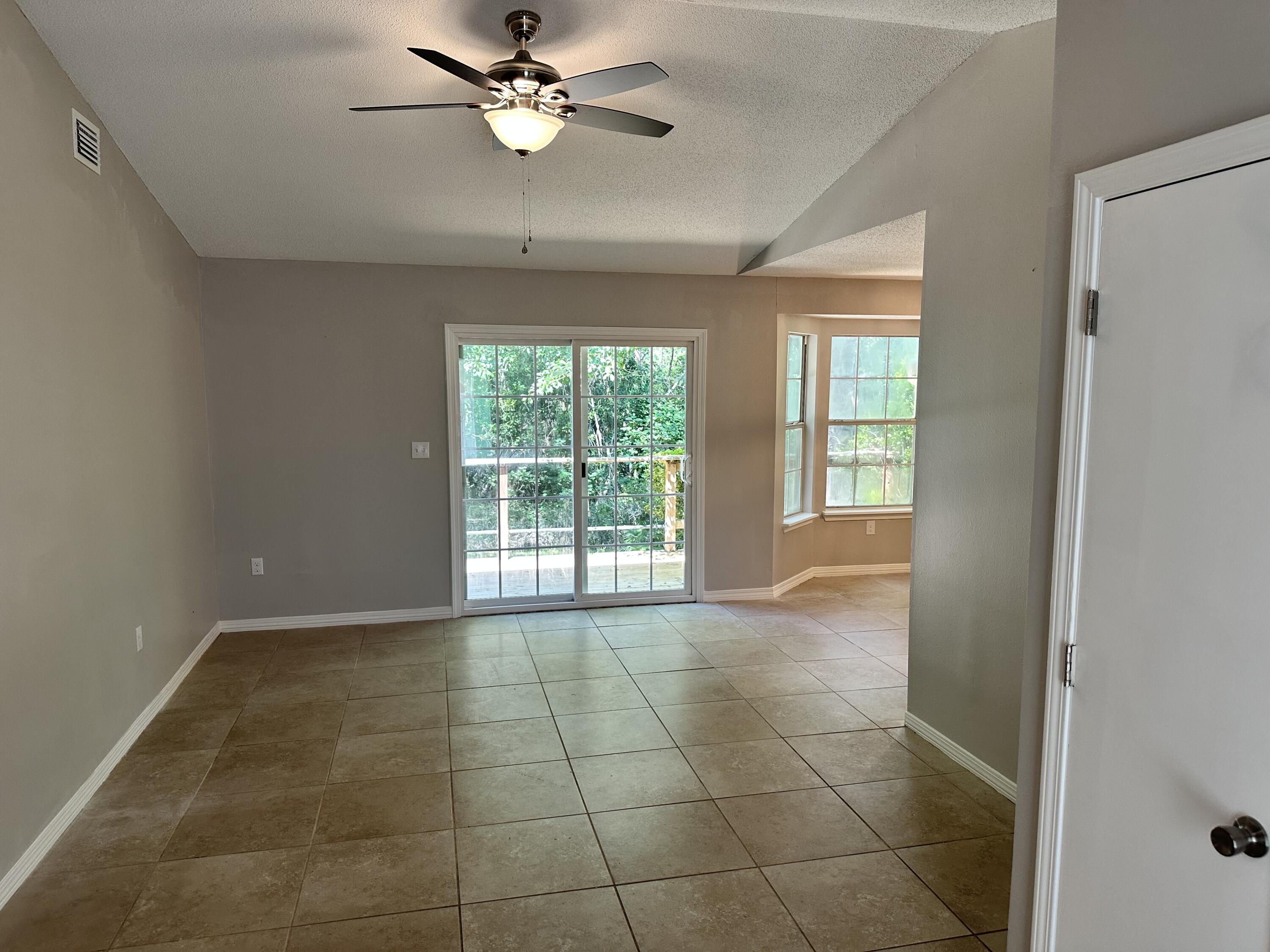 KINGS CROSSING PH 1 - Residential Lease