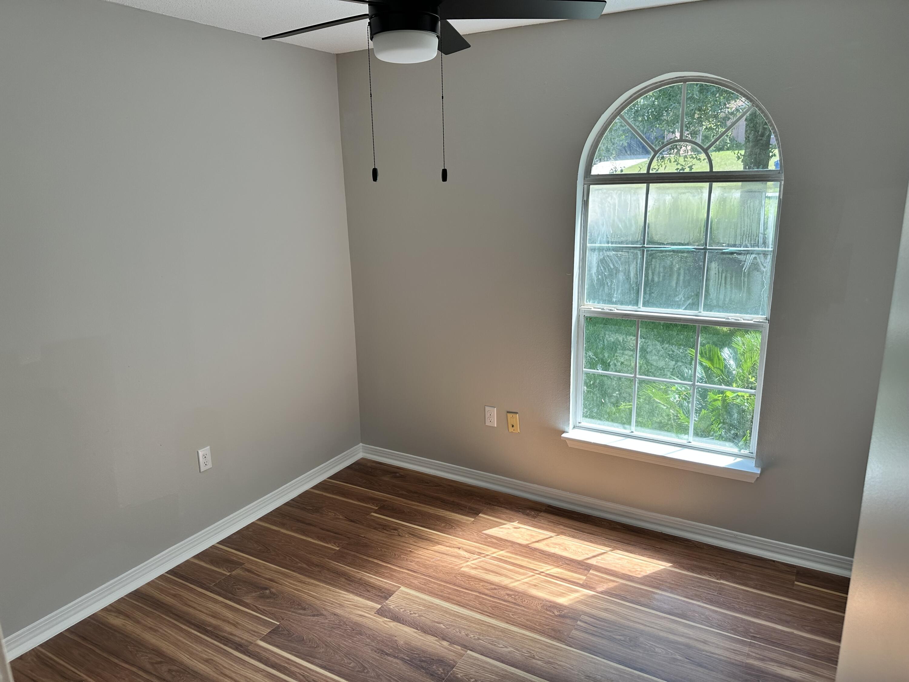 KINGS CROSSING PH 1 - Residential Lease