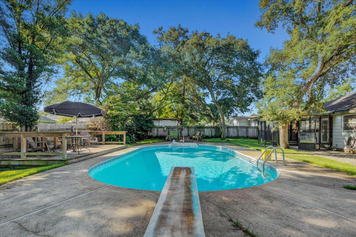 BAYOU WOODS 3RD ADDN - Residential