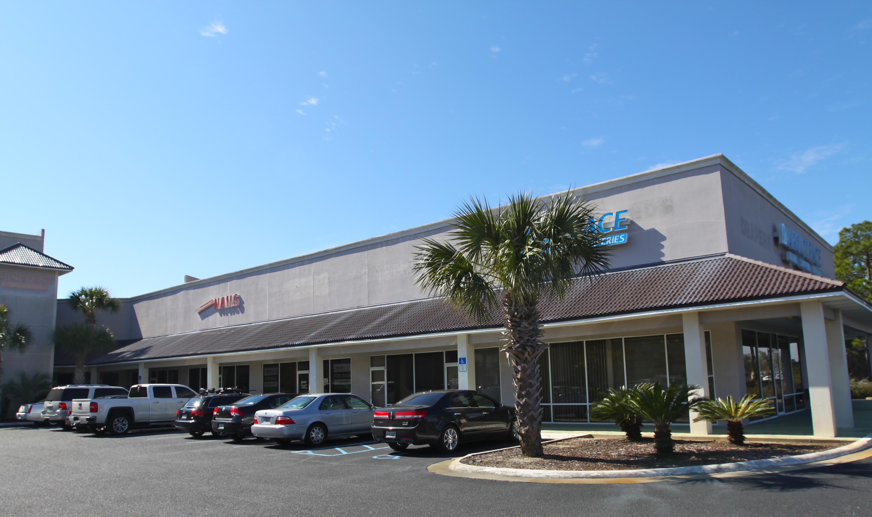Don't miss your opportunity to own/lease 1,500 sqft of prime retail space located along Hwy 98 in Miramar Beach, FL which hosts approximately 8 million tourists annually. Holiday Plaza is a healthy strip center situated along the Emerald Coast Pkwy with high traffic counts of 50,000+ cars on an annual daily basis. Unit has a build out in back room with refrigerator/stove/sink. Please call the listing agent for more information. FOR SALE MLS# 612383