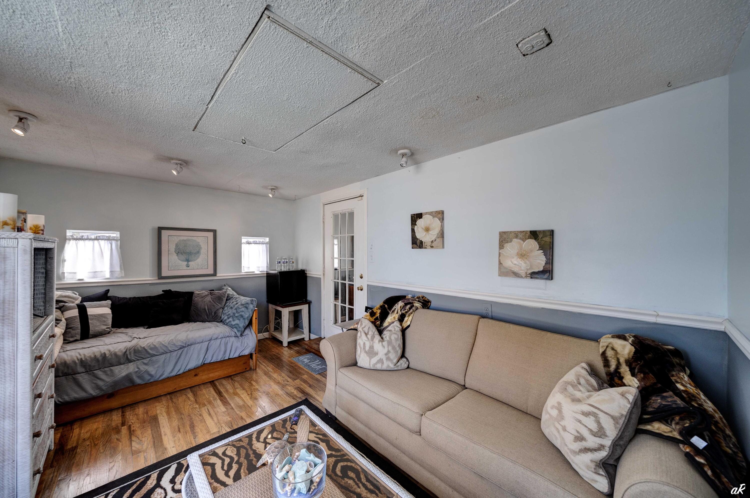 COVE TERRACE - Residential