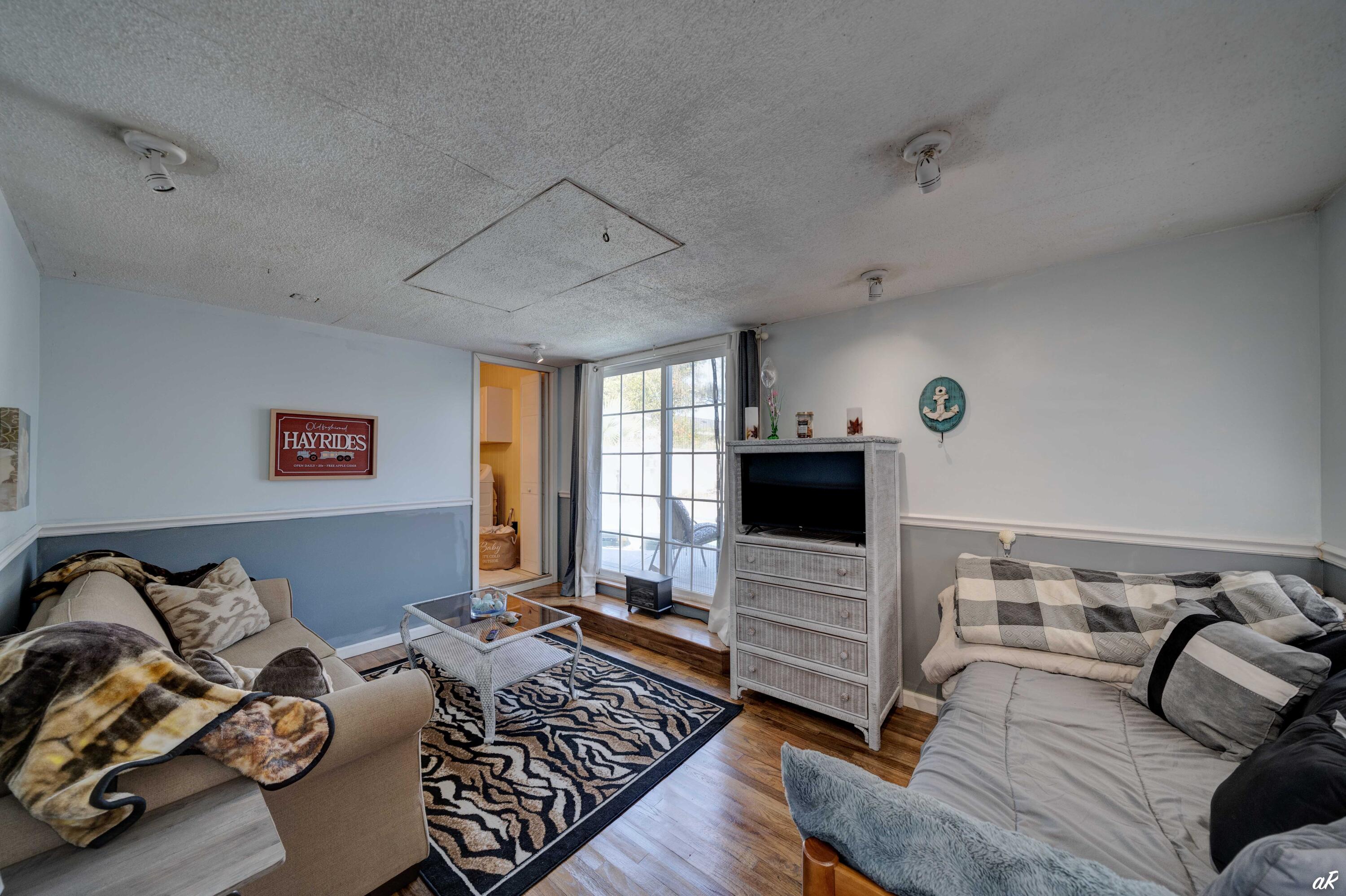 COVE TERRACE - Residential