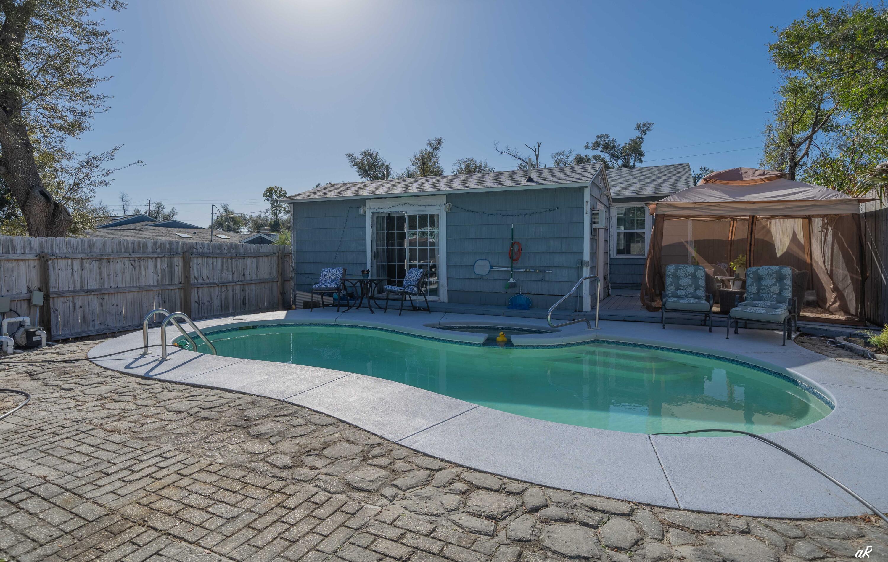 COVE TERRACE - Residential