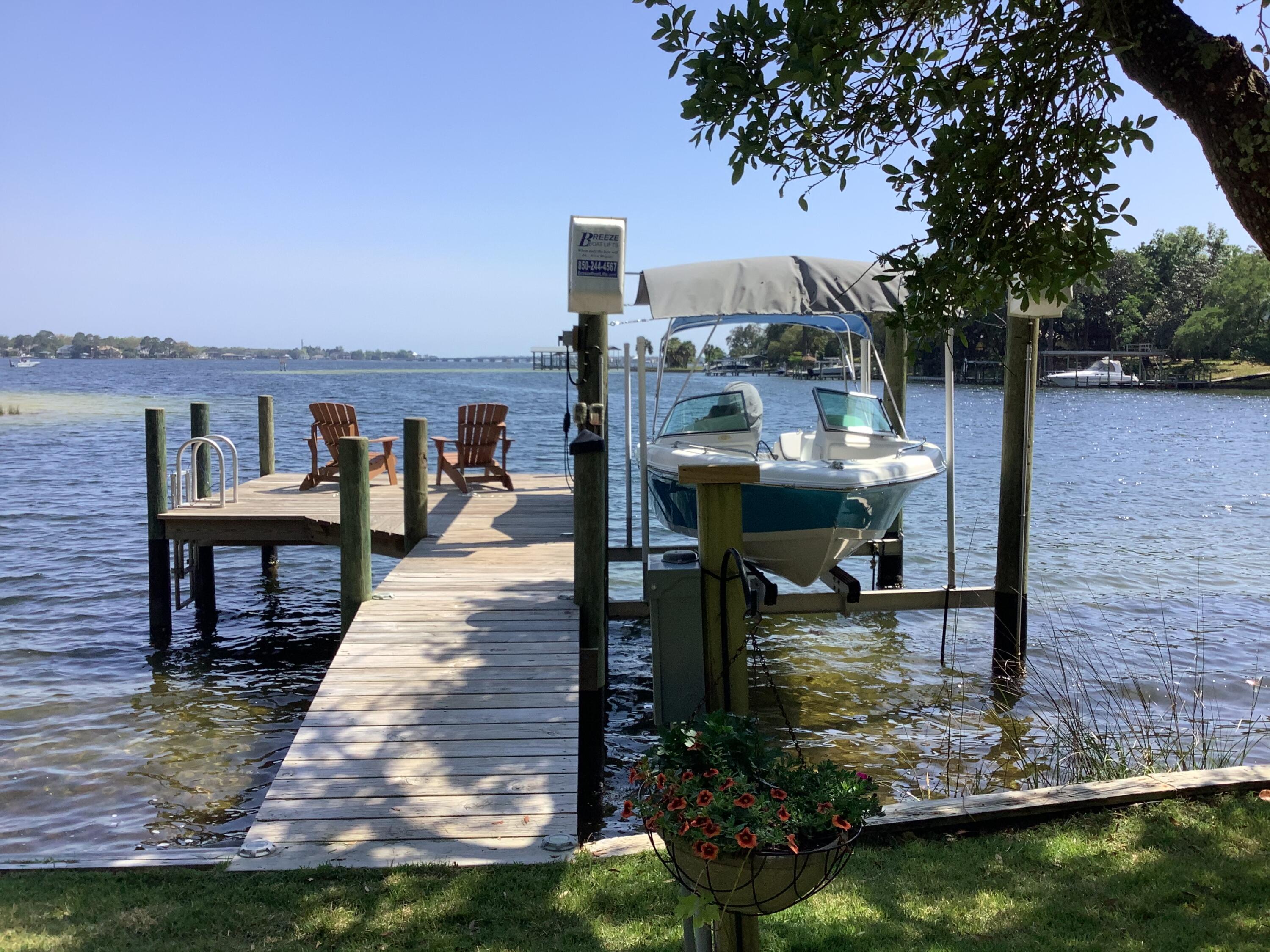 HANDS COVE - Residential