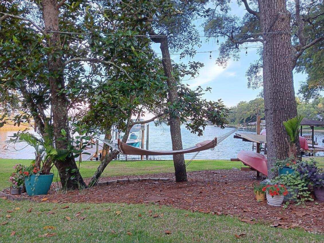 HANDS COVE - Residential