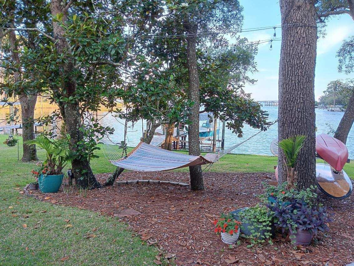HANDS COVE - Residential