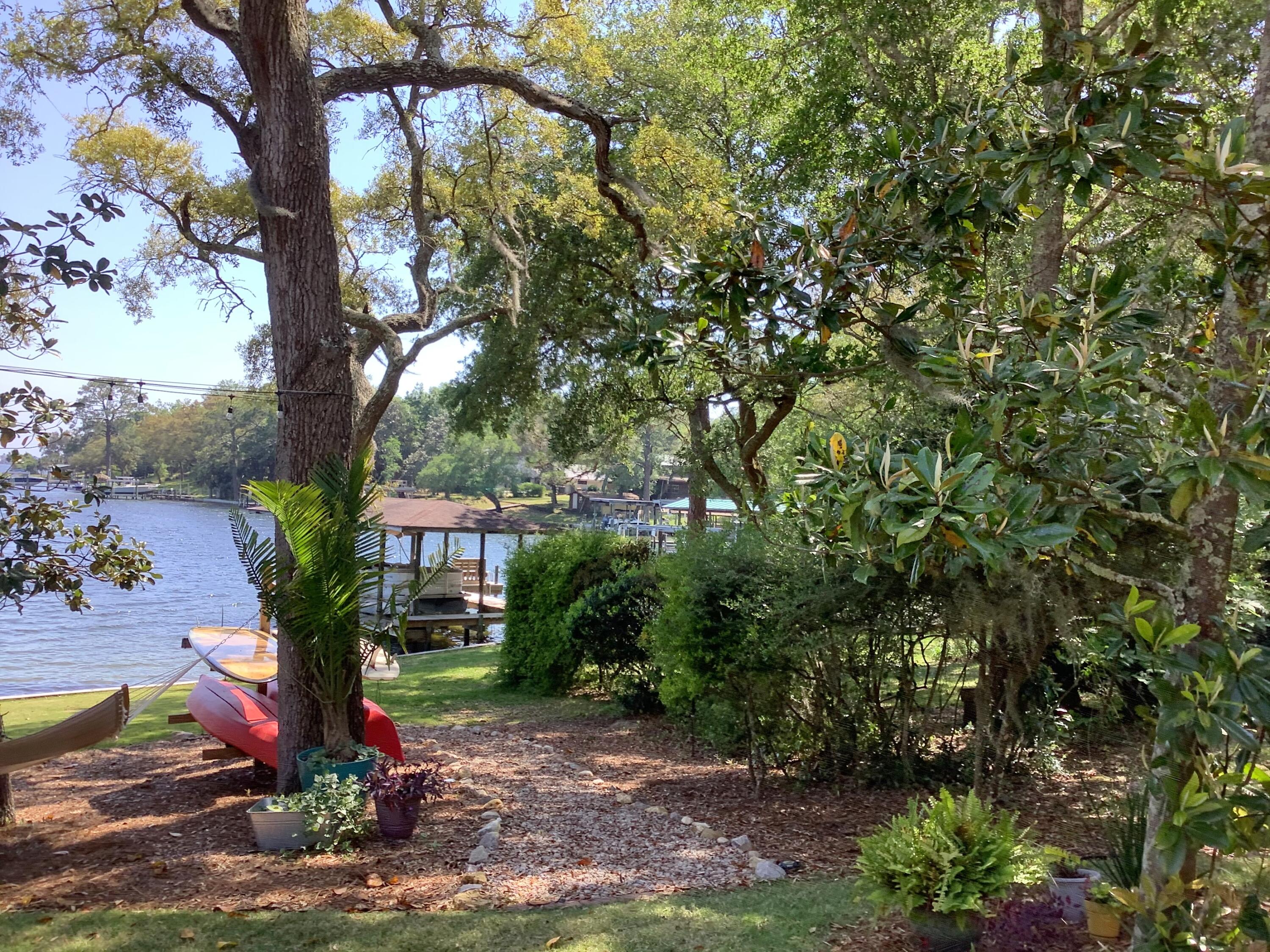 HANDS COVE - Residential