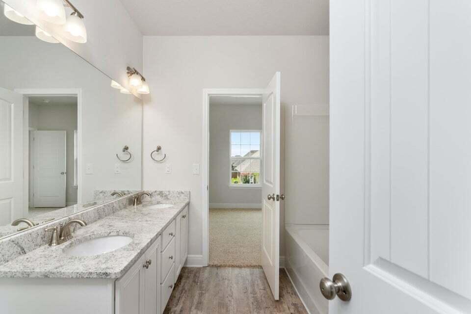 HAMMOCK BAY - Residential Lease