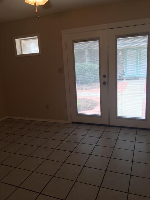 OAKLAND ADD E1/2 LOT - Residential
