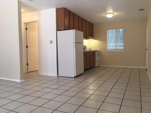 OAKLAND ADD E1/2 LOT - Residential