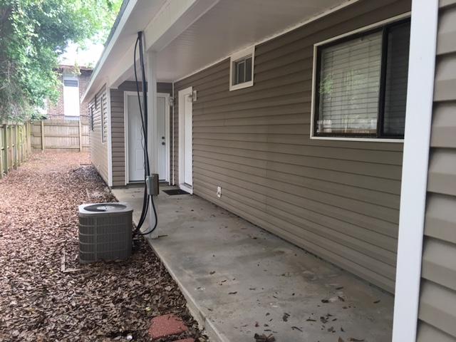 OAKLAND ADD E1/2 LOT - Residential