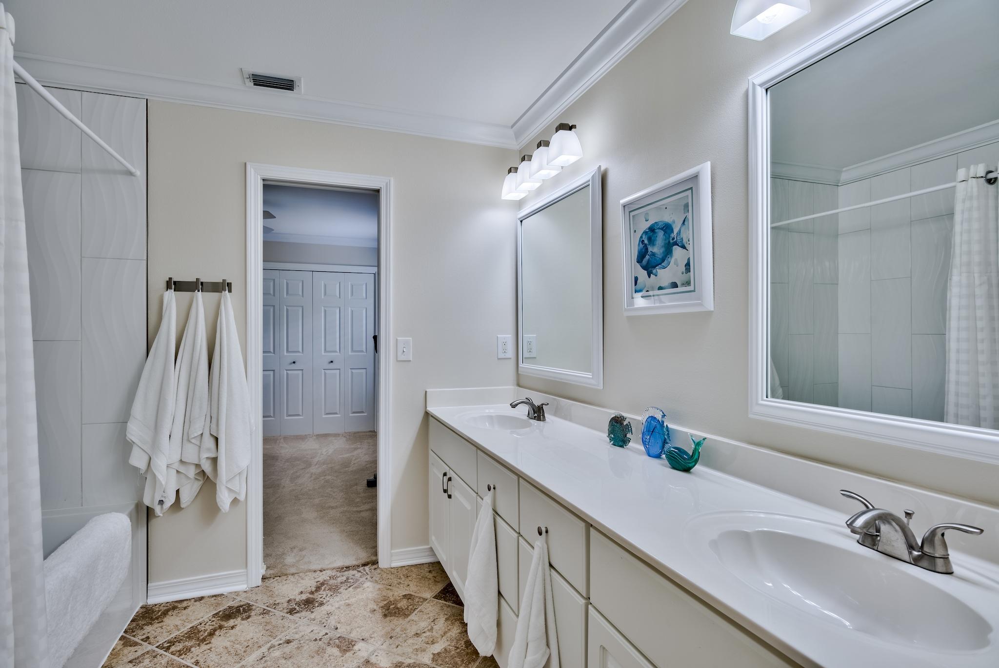 WINDSOR FOREST - Residential