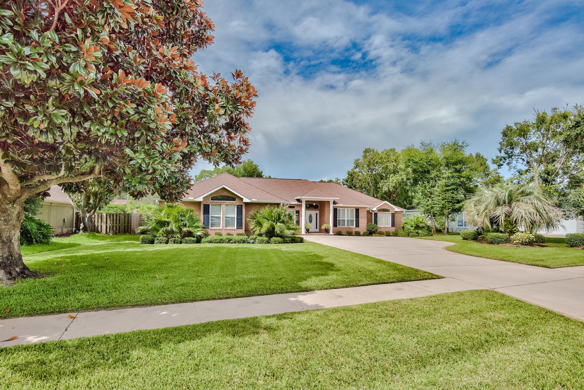 WINDSOR FOREST - Residential