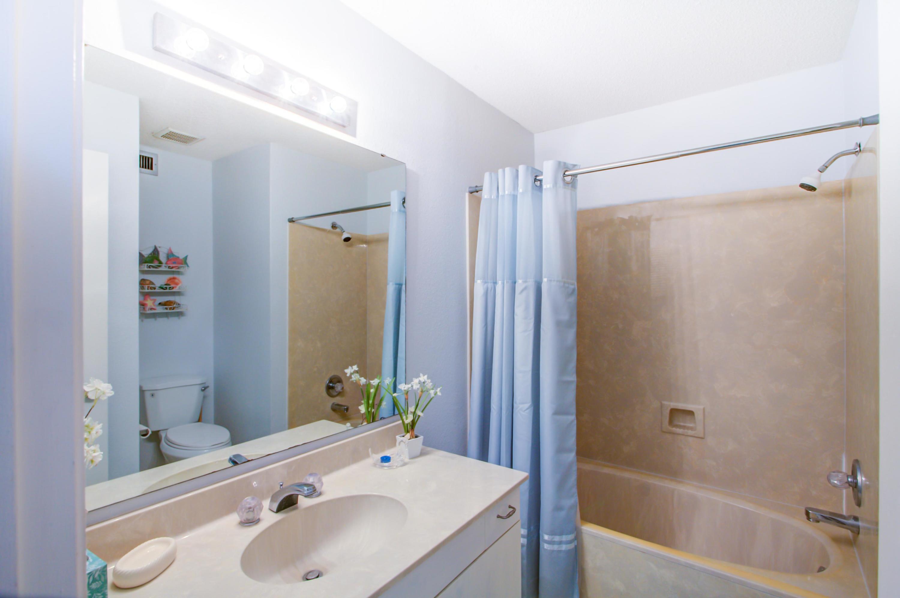 BAY VILLAS - Residential