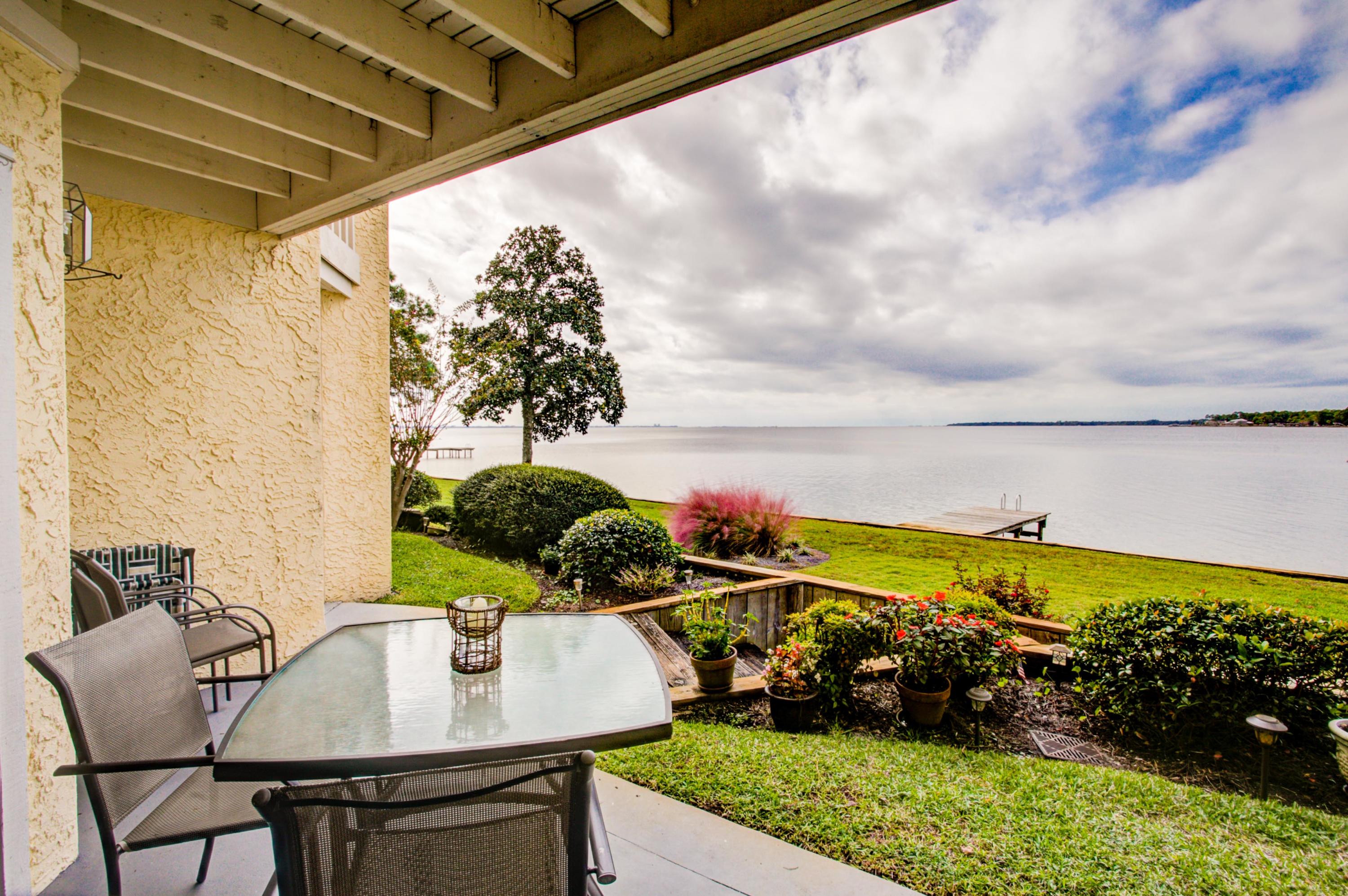 BAY VILLAS - Residential