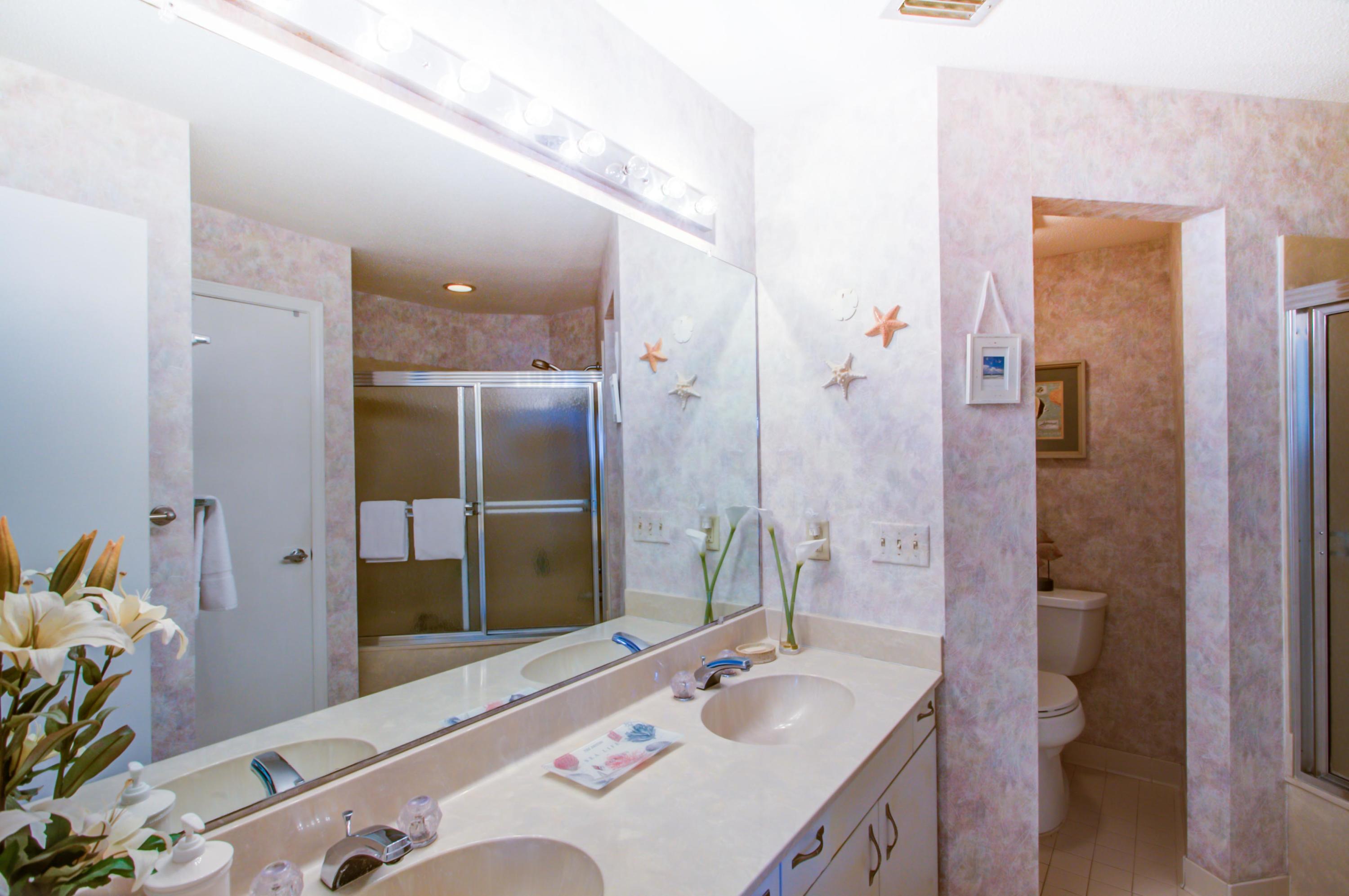 BAY VILLAS - Residential