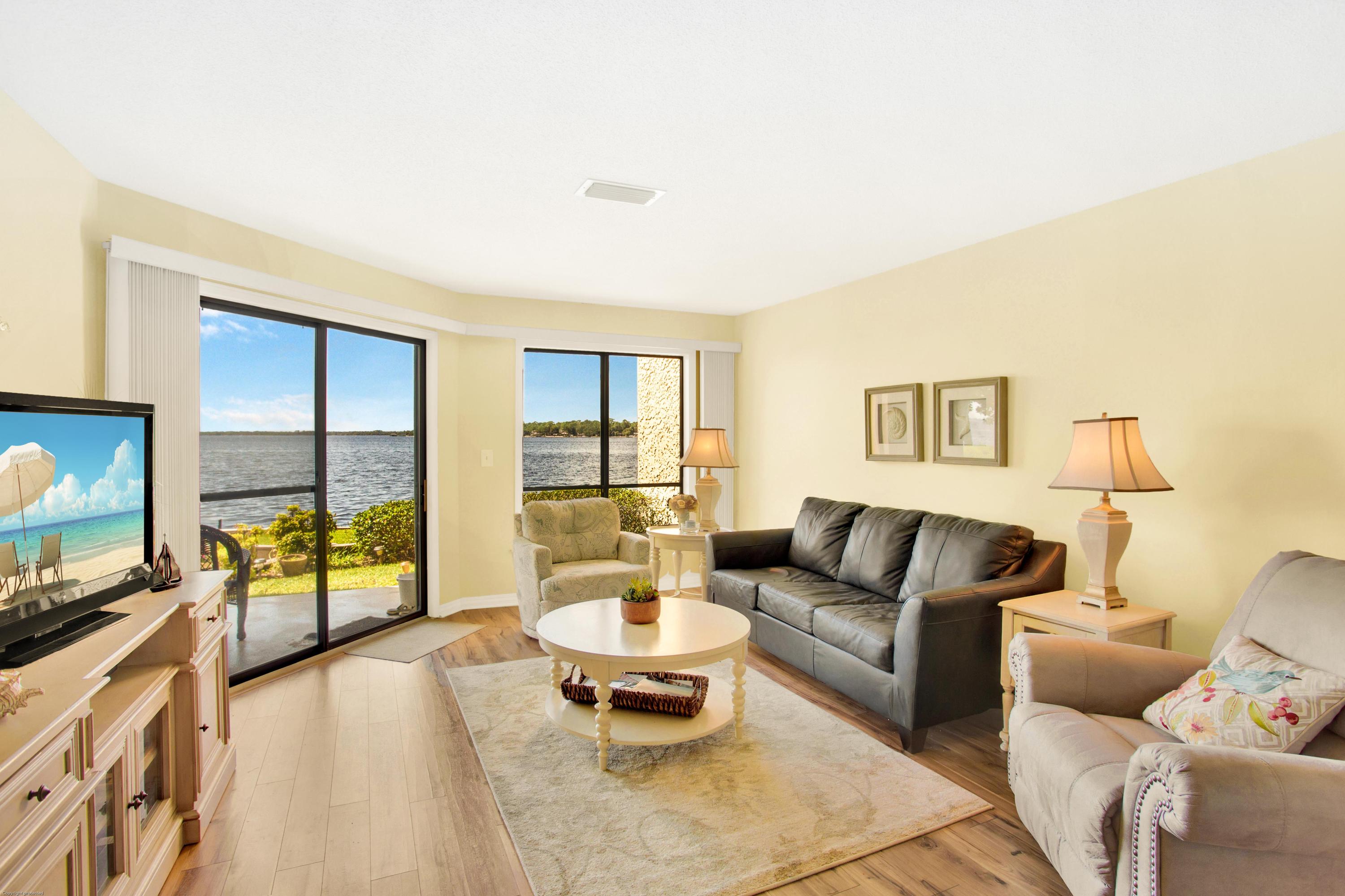 BAY VILLAS - Residential