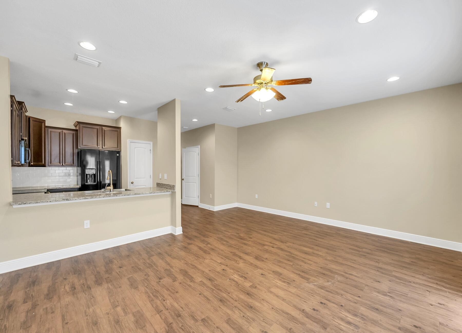 IRON HORSE T/H PH 1 - Residential