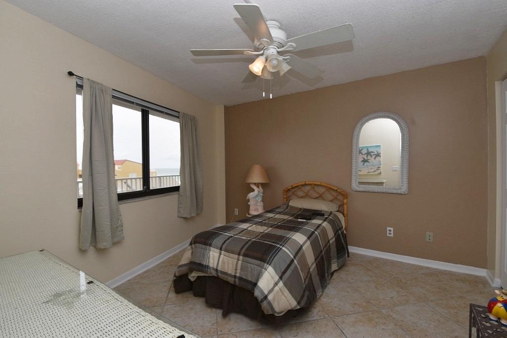 MAINSAIL CONDO PH 1 - Residential