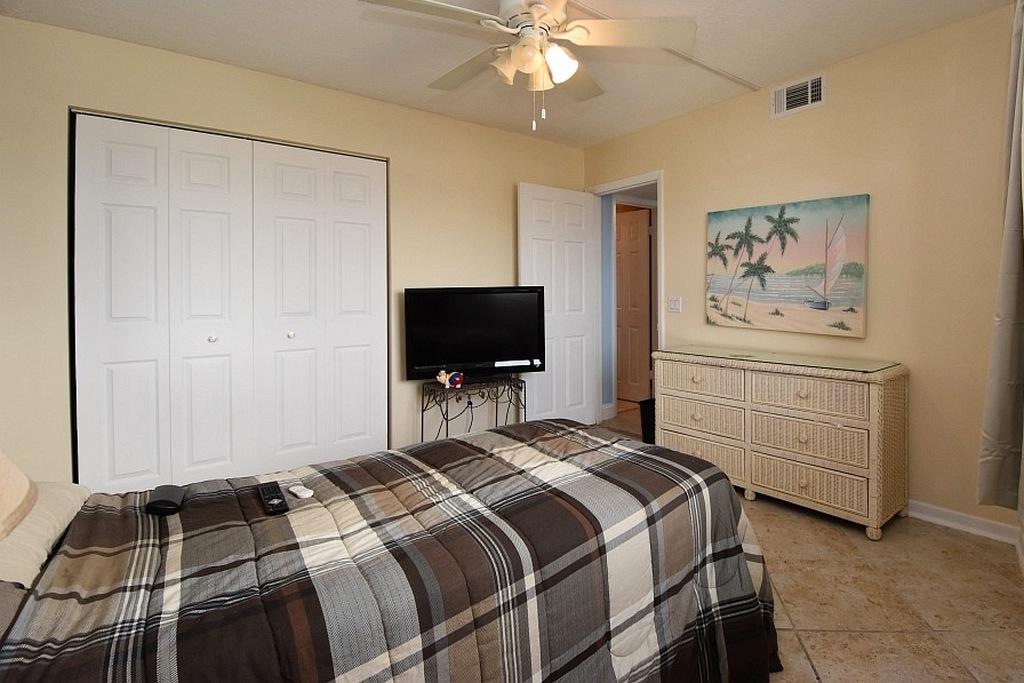 MAINSAIL CONDO PH 1 - Residential