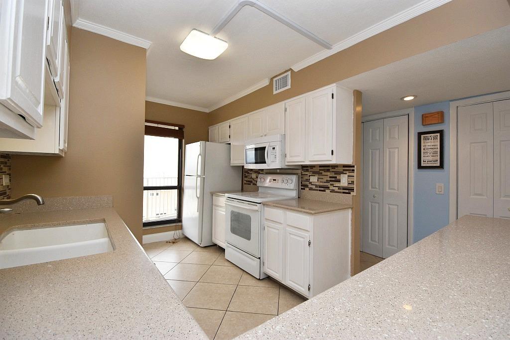 MAINSAIL CONDO PH 1 - Residential