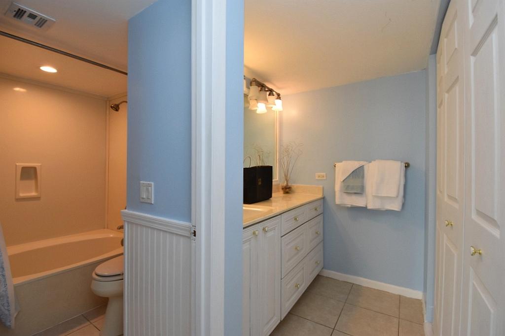 MAINSAIL CONDO PH 1 - Residential