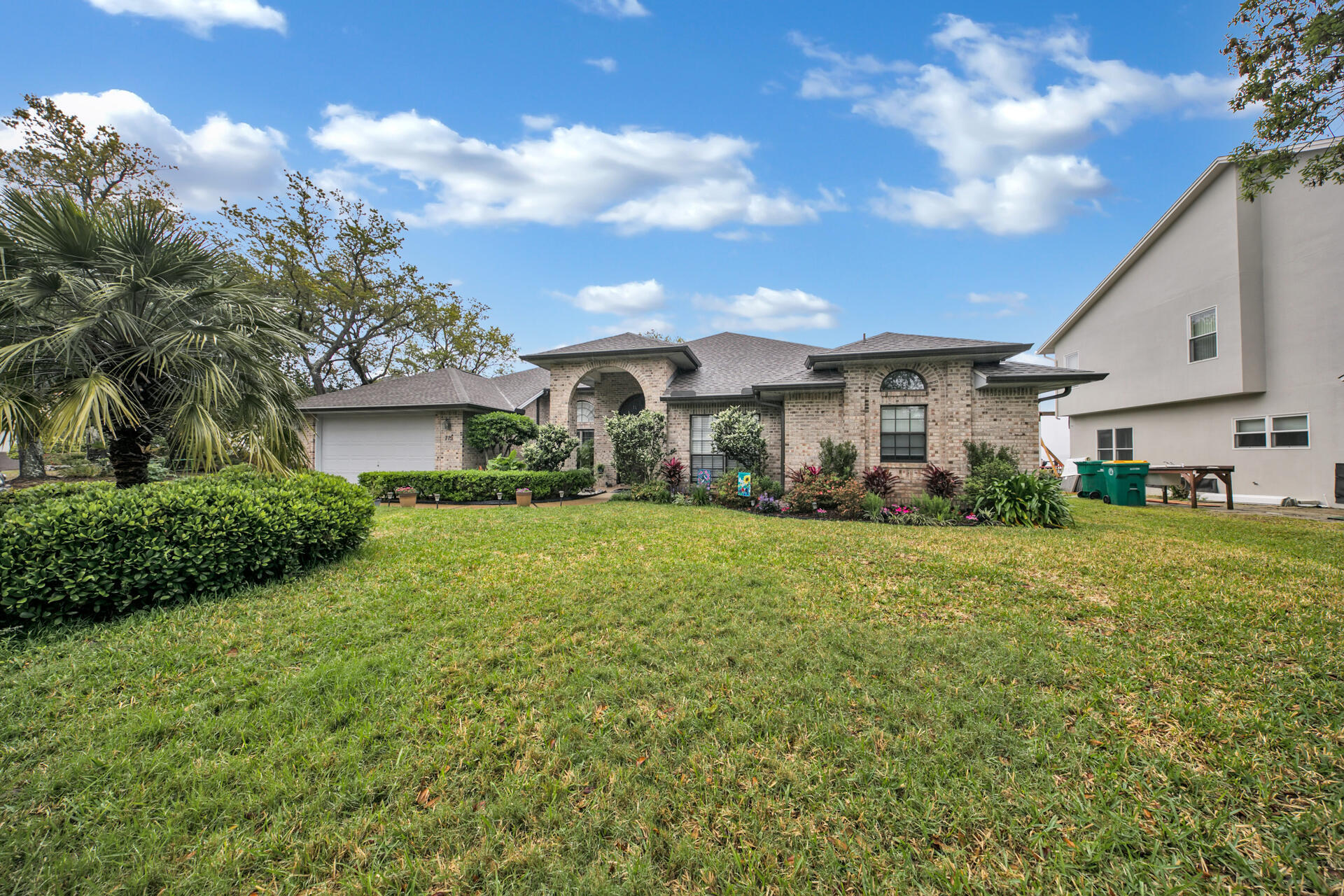 LAKE POINTE - Residential