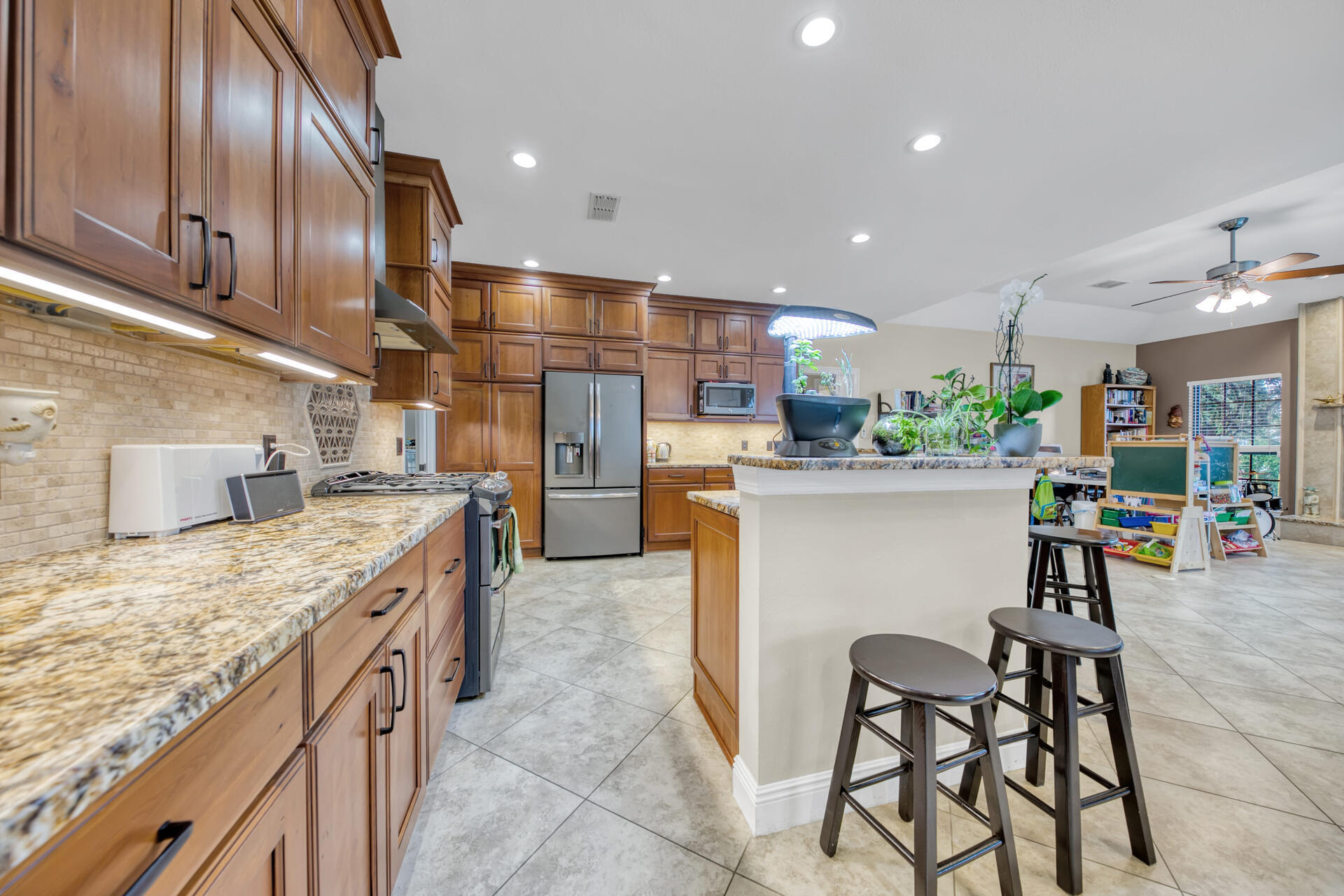 LAKE POINTE - Residential