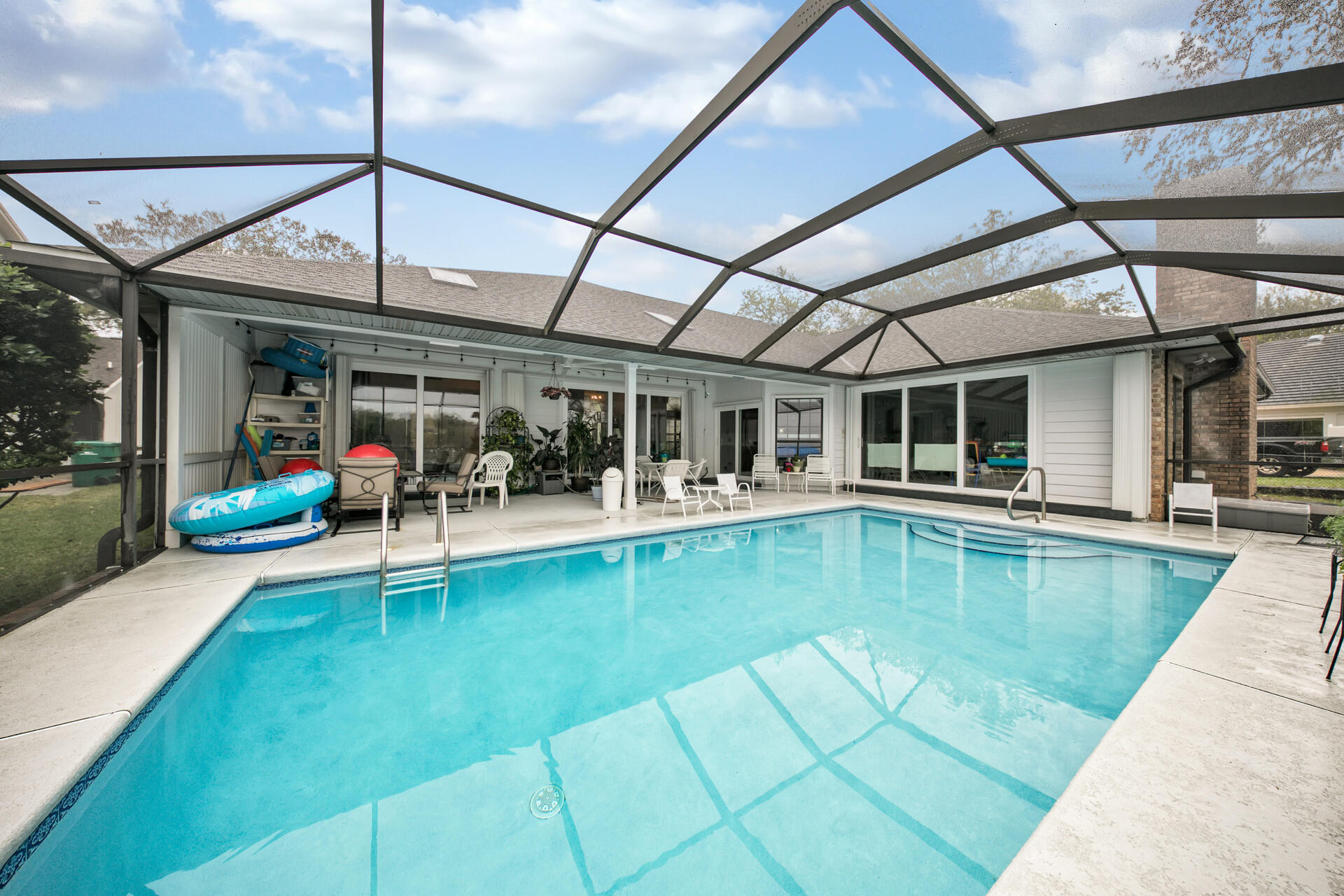 LAKE POINTE - Residential