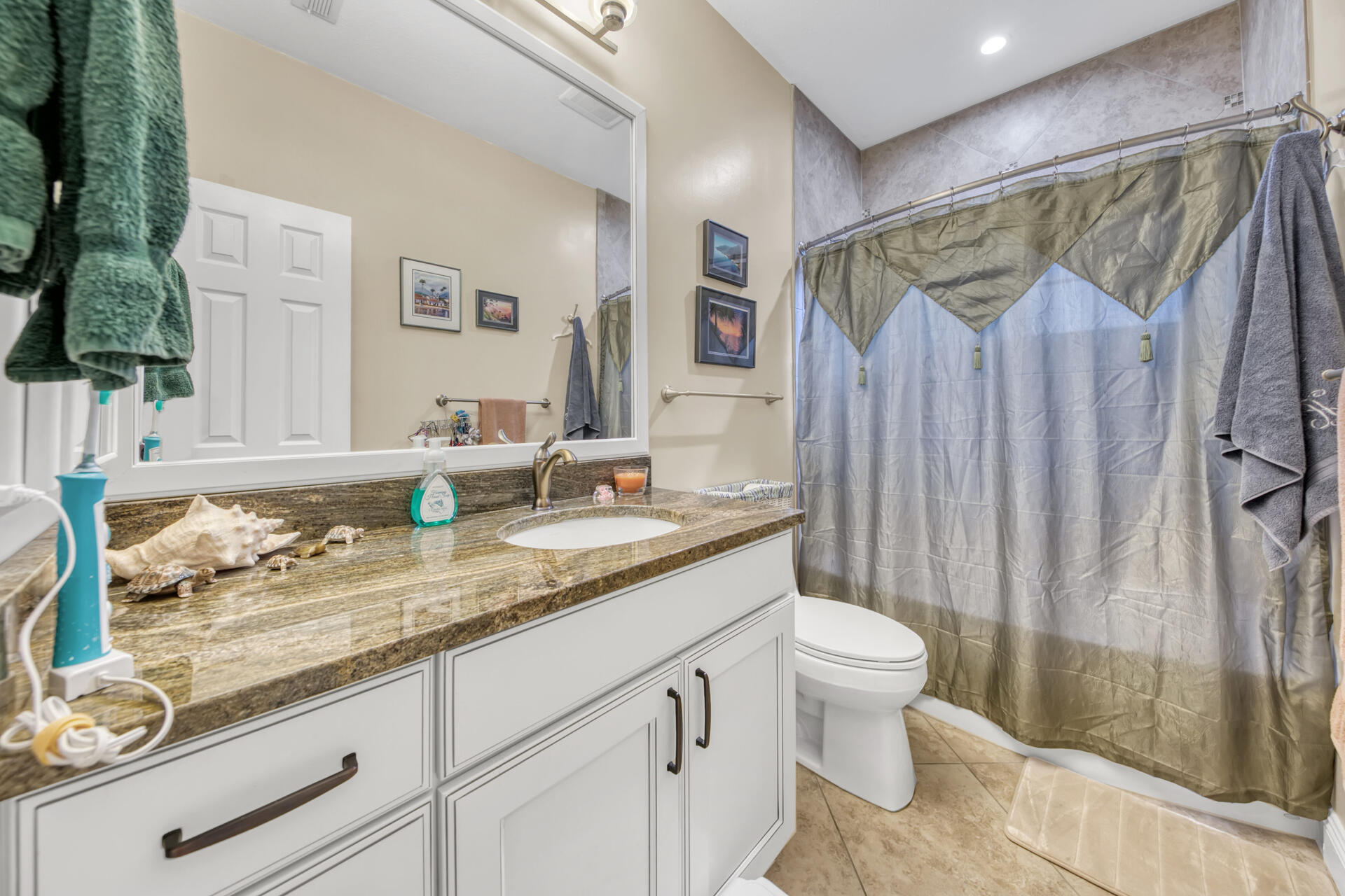 LAKE POINTE - Residential