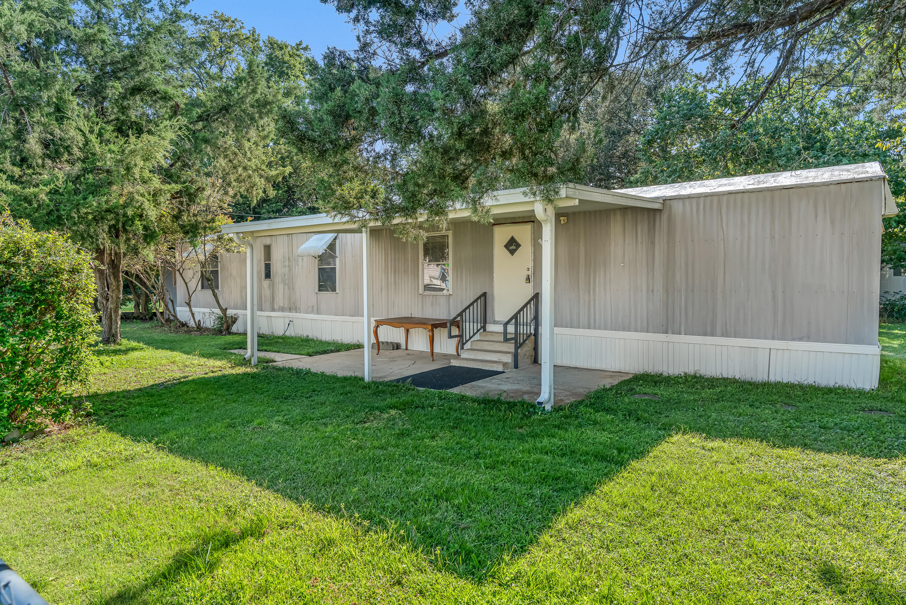 GREEN ACRES - Residential Lease