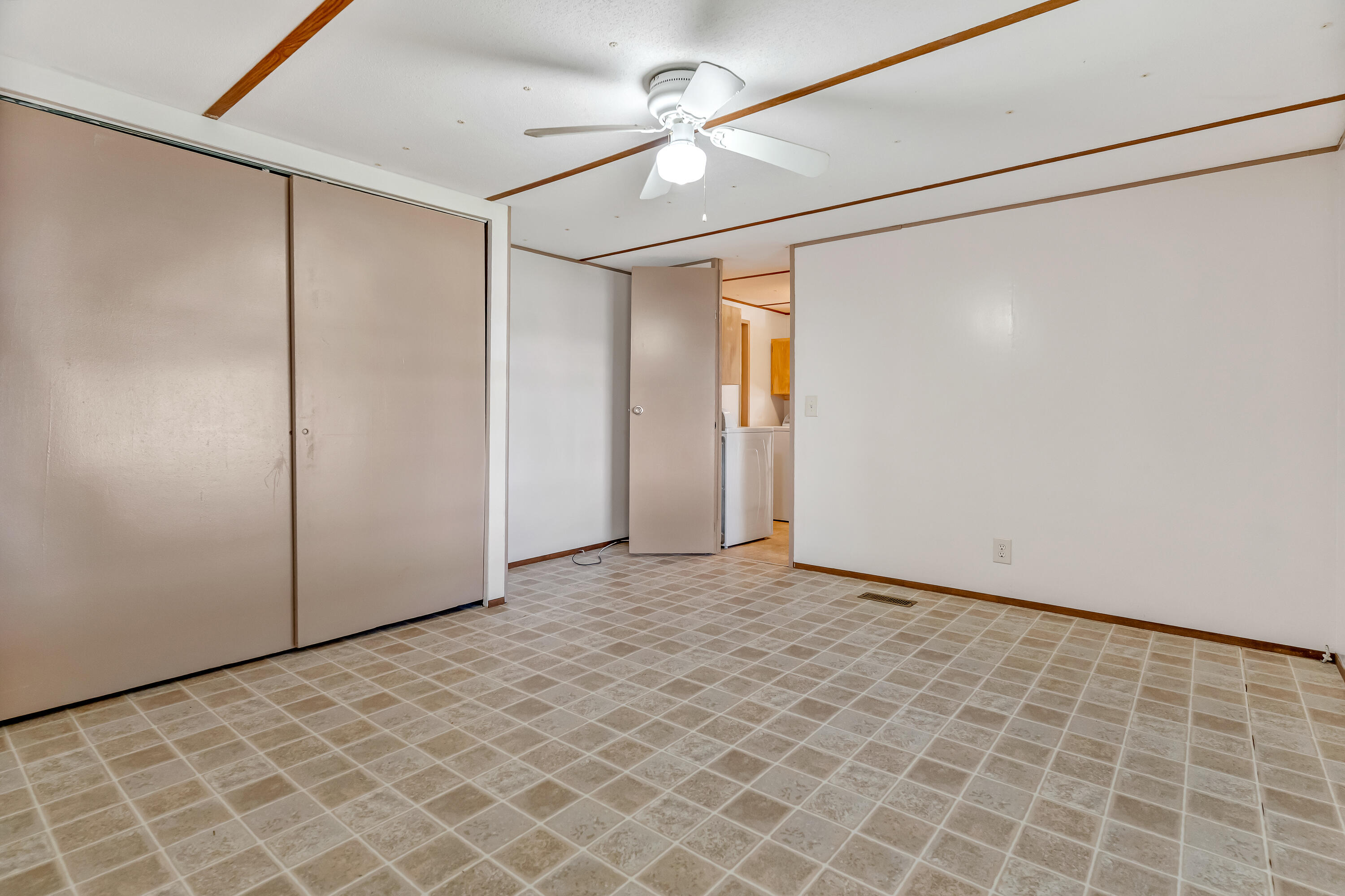 GREEN ACRES - Residential Lease