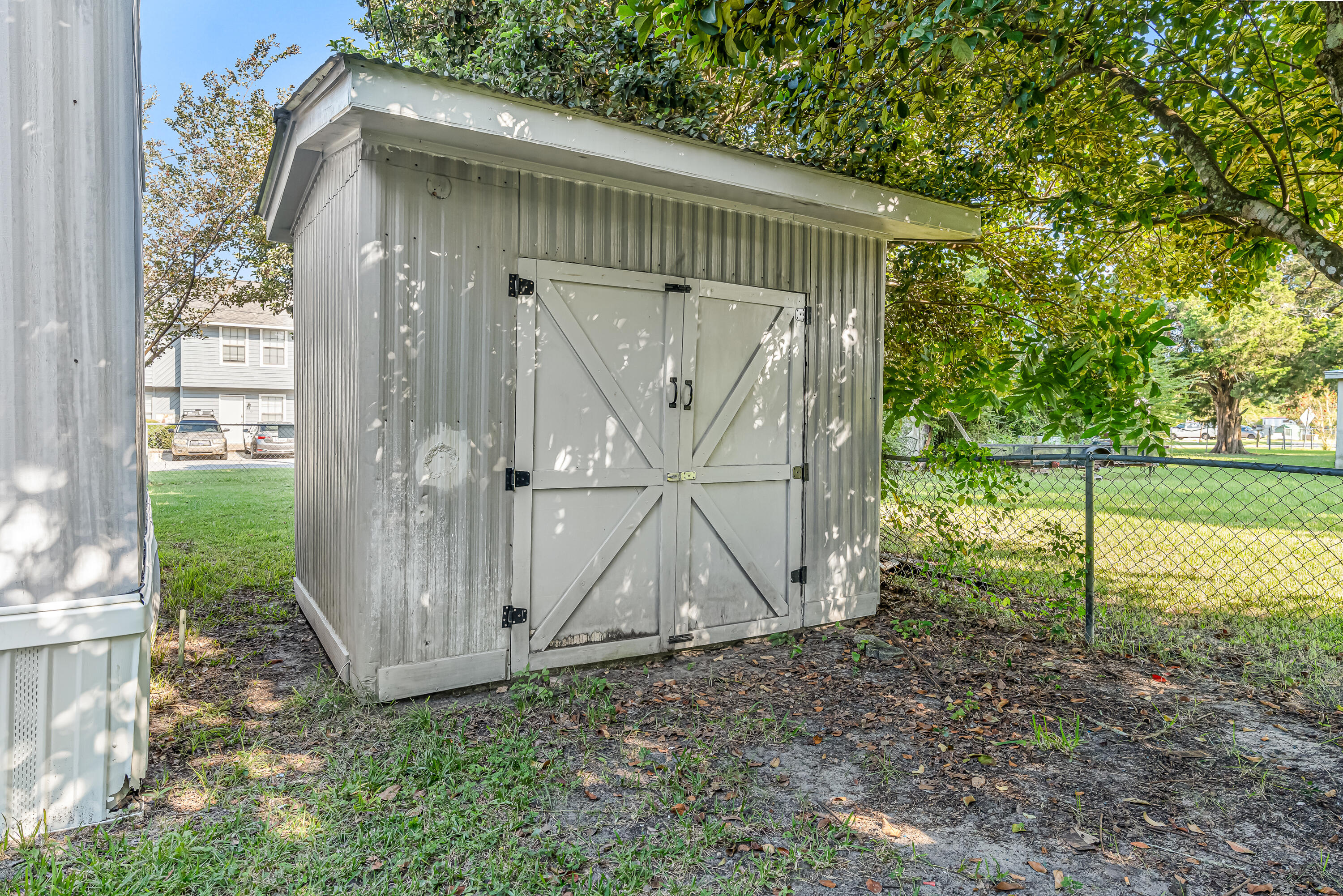 GREEN ACRES - Residential Lease