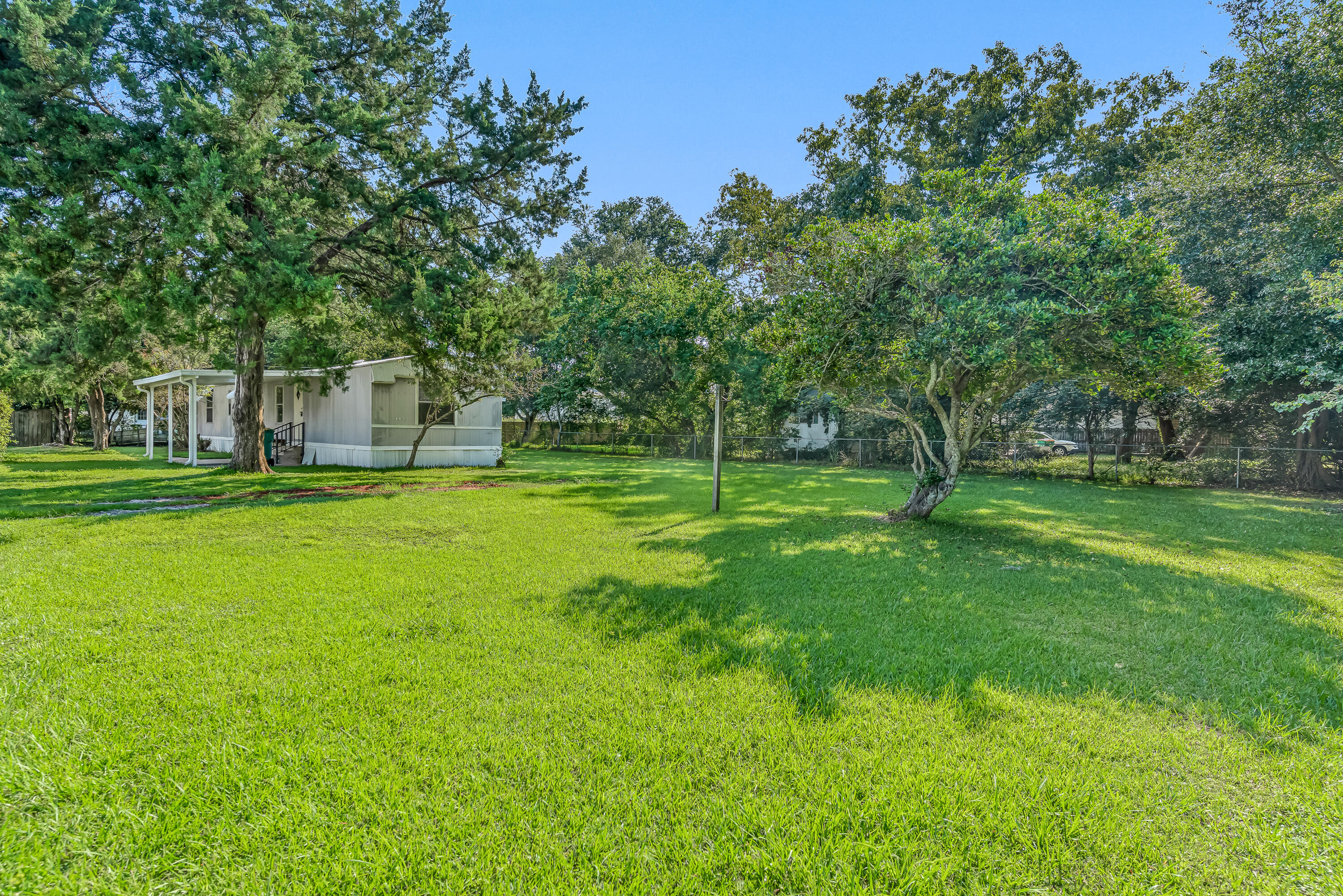 GREEN ACRES - Residential Lease