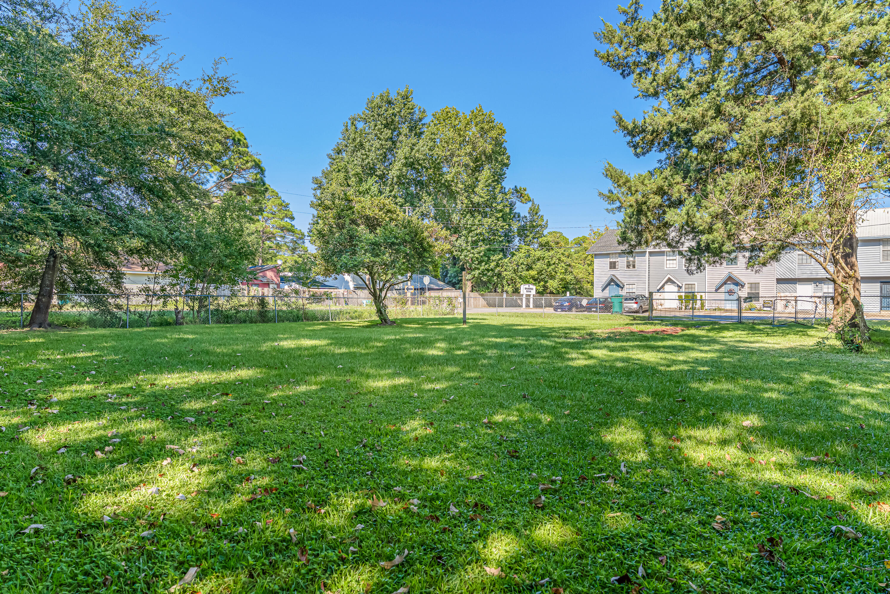 GREEN ACRES - Residential Lease